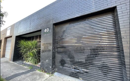 central avenue sunshine factory for lease. Front view of roller door