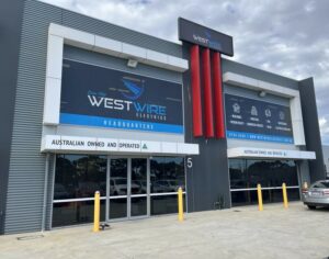 Showroom and warehouse for lease in Keilor Park Drive, Melbourne