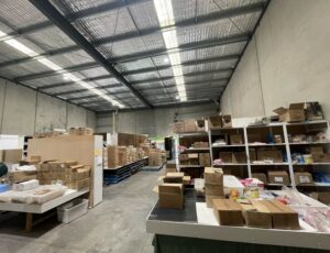 For Sale warehouse showroom in Hoppers Crossing Melbourne