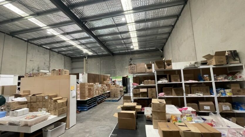 For Sale warehouse showroom in Hoppers Crossing Melbourne