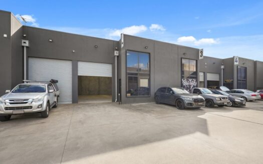 2/18 Parer Road, Airport West, VIC 3042
